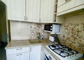 Продам 2-ком. квартиру, 44 м2, Энгельс, улица Тельмана, 13