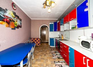 Продам 3-ком. квартиру, 93 м2, Благовещенск, Забурхановская улица, 85