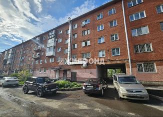 Продам 1-ком. квартиру, 30.5 м2, Кемерово, проспект Ленина, 63