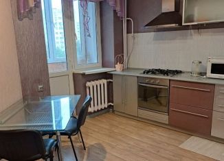 Сдача в аренду 2-ком. квартиры, 80 м2, Ростовская область, Садовая улица, 31