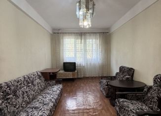 Продажа 3-ком. квартиры, 65 м2, Махачкала, улица Ломоносова, 17