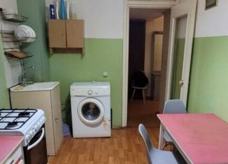 Сдача в аренду трехкомнатной квартиры, 60 м2, Дзержинский, Лесная улица, 12