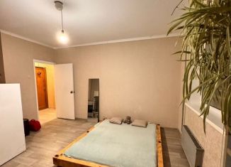 Сдача в аренду 1-ком. квартиры, 40 м2, Москва, Старобитцевская улица, 23к1, метро Улица Старокачаловская