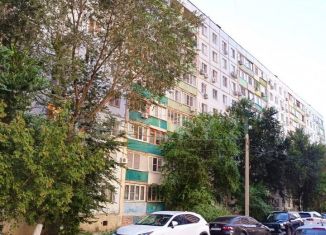 Продам 2-ком. квартиру, 45 м2, Астрахань, улица Космонавтов, 2