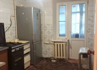 Сдаю 2-ком. квартиру, 52 м2, Армавир, улица Ефремова, 9