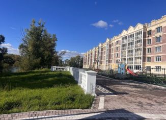 Продам 3-ком. квартиру, 79.9 м2, Абакан, Серебристая улица, 38/1