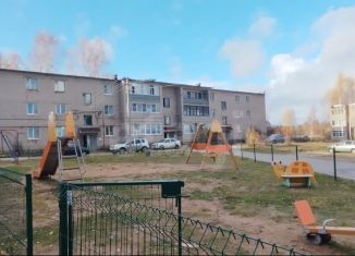 Продаю 2-ком. квартиру, 48.8 м2, Боровичи, улица Виталия Бианки, 34