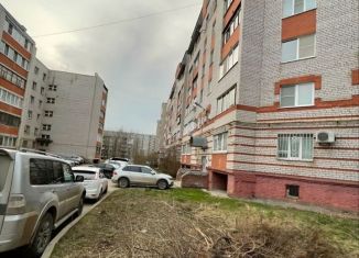 Продажа 2-комнатной квартиры, 51 м2, Калуга, Московский округ, улица Гурьянова, 18к2