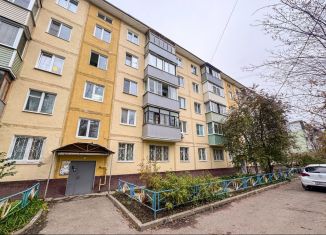 Продам 2-комнатную квартиру, 44 м2, Серпухов, Советская улица, 98