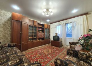 Продажа 3-ком. квартиры, 70 м2, Демидов, улица Мира, 11