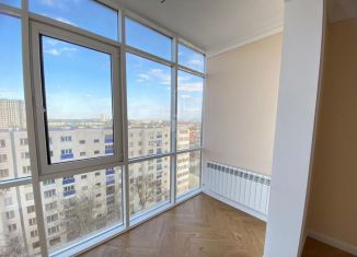 Продается 3-ком. квартира, 136 м2, Грозный, улица Шейха Дени Арсанова, 50