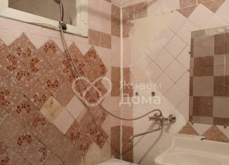 Продаю 1-ком. квартиру, 31 м2, Волгоград, улица Быкова, 9