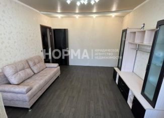 Продается 2-комнатная квартира, 53.5 м2, Октябрьский, 24-й микрорайон, 13