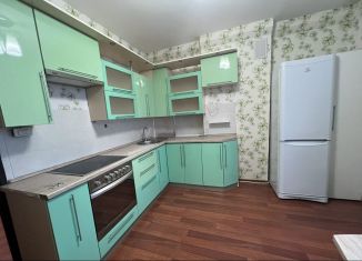 Сдается 2-ком. квартира, 71 м2, Раменское, улица Чугунова, 43