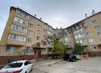 Продам трехкомнатную квартиру, 80.4 м2, Элиста, улица Герасименко, 57А