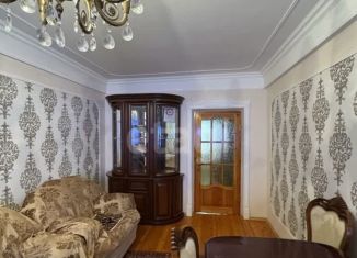 Продажа 3-ком. квартиры, 70 м2, Махачкала, улица Ирчи Казака, 80