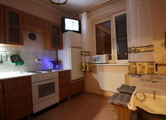 Сдаю в аренду 2-ком. квартиру, 53 м2, Москва, улица Новаторов, 4к5