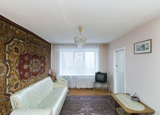 Продажа 4-ком. квартиры, 60 м2, Тюмень, улица Красных Зорь, 31, Центральный округ