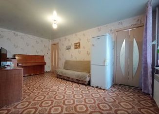 Продам 5-комнатную квартиру, 49 м2, Сосновоборск, улица Труда, 1