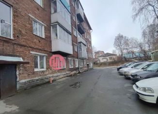 Продается 3-ком. квартира, 60 м2, Прокопьевск, улица Петренко, 10