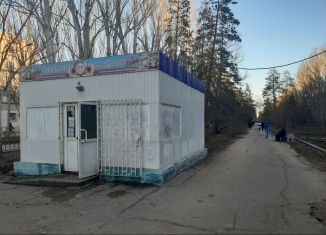 Продаю торговую площадь, 30 м2, Волжский, проспект Дружбы, 2А