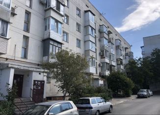 Продается 2-комнатная квартира, 65 м2, Москва, улица Серафимовича, 2, ЦАО