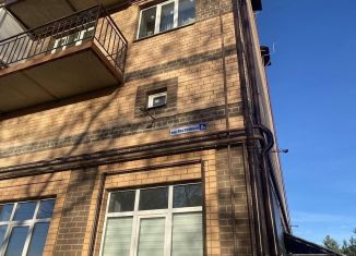 Продам трехкомнатную квартиру, 85 м2, поселок городского типа Красное-на-Волге, микрорайон Восточный, 9А