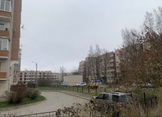 Продам 5-комнатную квартиру, 101 м2, Санкт-Петербург, улица Генерала Хазова, 10