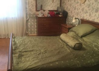 Сдается в аренду 3-комнатная квартира, 74 м2, Балашов, улица Горохова, 19/90