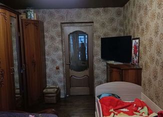 Трехкомнатная квартира на продажу, 65 м2, Абинск, Комсомольский проспект, 83