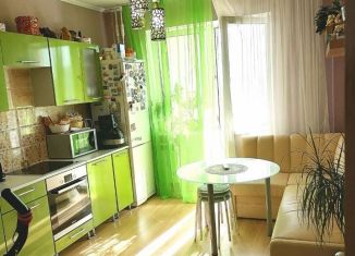 Продается двухкомнатная квартира, 60 м2, Екатеринбург, улица Токарей, 26, улица Токарей