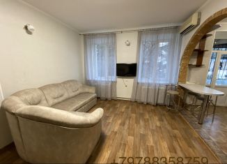 Сдам 3-комнатную квартиру, 80 м2, Севастополь, Балаклавская улица, 8