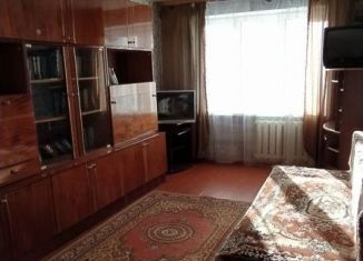 Продаю трехкомнатную квартиру, 61 м2, Клинцы, улица Ворошилова, 54