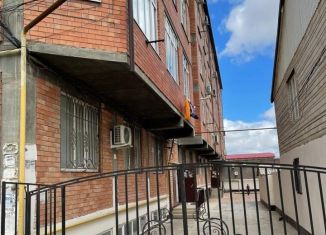 Продается 3-ком. квартира, 115 м2, посёлок городского типа Семендер, проспект Казбекова, 176
