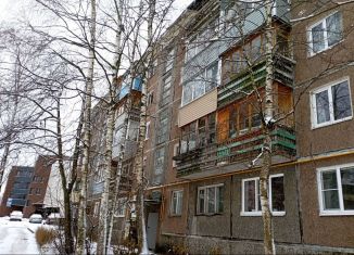 Продается 2-комнатная квартира, 45 м2, Петрозаводск, Свирская улица, 11, район Зарека