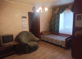 Аренда 2-ком. квартиры, 46 м2, Мурманск, улица Адмирала Флота Лобова, 28