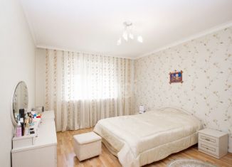 Продам 3-ком. квартиру, 121.9 м2, Калуга, улица Максима Горького, 90