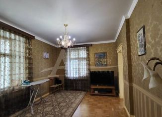 Продается 4-комнатная квартира, 90 м2, Пятигорск, улица Козлова, 8