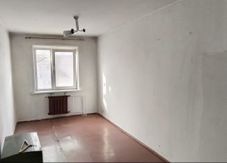 Продаю трехкомнатную квартиру, 58 м2, Абакан, улица Карла Маркса, 21А