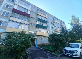 Продам 2-комнатную квартиру, 52.4 м2, Кемеровская область, улица Урицкого, 48