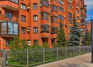 Продается трехкомнатная квартира, 110.8 м2, Москва, улица Казакова, 27, метро Курская