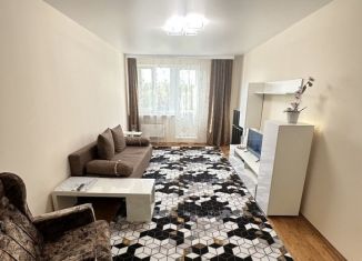 Трехкомнатная квартира в аренду, 80 м2, Москва, Луганская улица, 1, район Царицыно