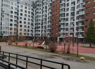 Сдаю 2-ком. квартиру, 65 м2, Москва, Феодосийская улица, 7к5, метро Улица Старокачаловская