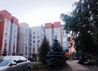 Продаю 1-ком. квартиру, 42 м2, Зеленодольск, улица Шустова, 4