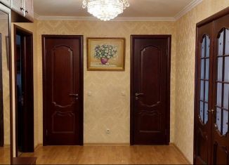 Продам 3-ком. квартиру, 100 м2, Северная Осетия, улица Генерала Плиева, 19