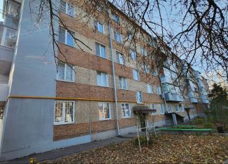 Продается 3-комнатная квартира, 51 м2, Аксай, проспект Ленина, 38