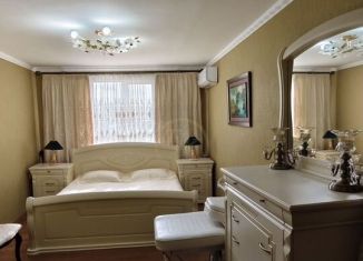 Сдается 3-ком. квартира, 70 м2, Черкесск, улица Космонавтов, 70