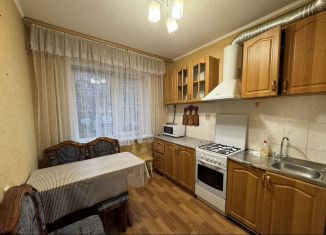 Продам 2-комнатную квартиру, 48 м2, Курск, улица Константина Воробьёва, 25, Центральный округ