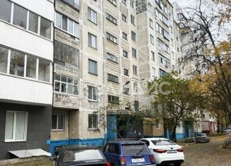 Продажа 3-ком. квартиры, 64 м2, Белгород, улица Губкина, 38, Западный округ