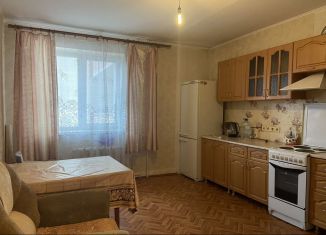 Сдаю в аренду 2-ком. квартиру, 70 м2, Самара, Нагорная улица, 133